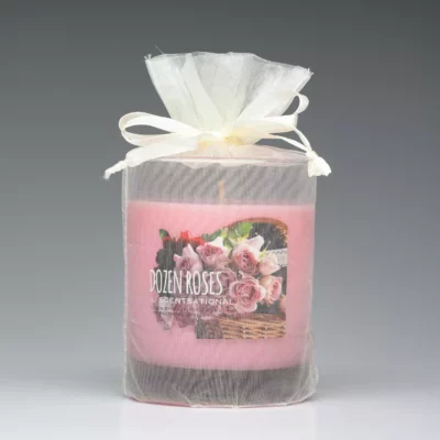 Dozen Roses – 11oz scented candle with bag