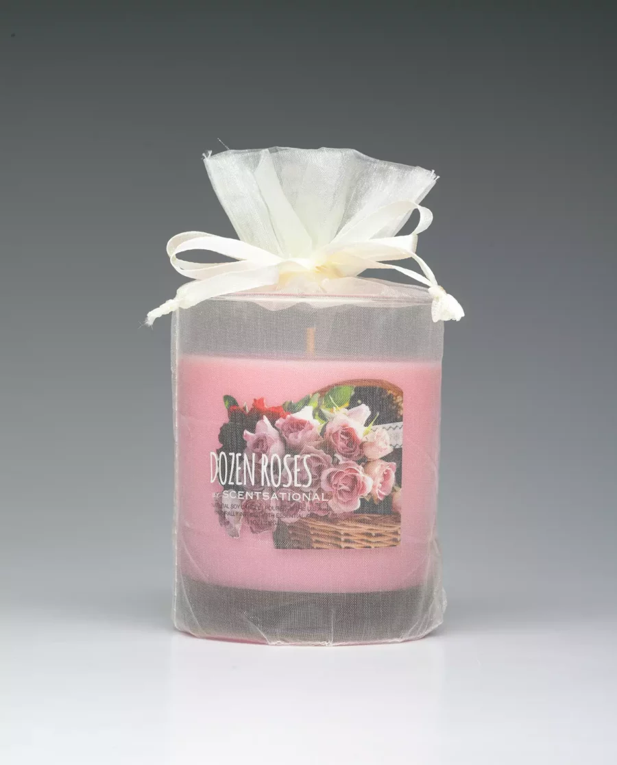 Dozen Roses – 11oz scented candle with bag