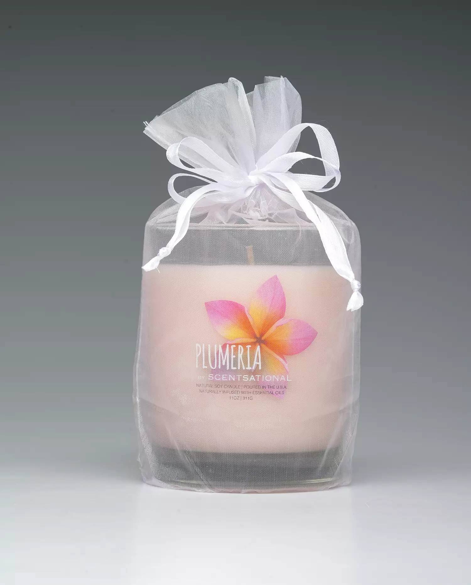 Plumeria – 11oz scented candle with bag